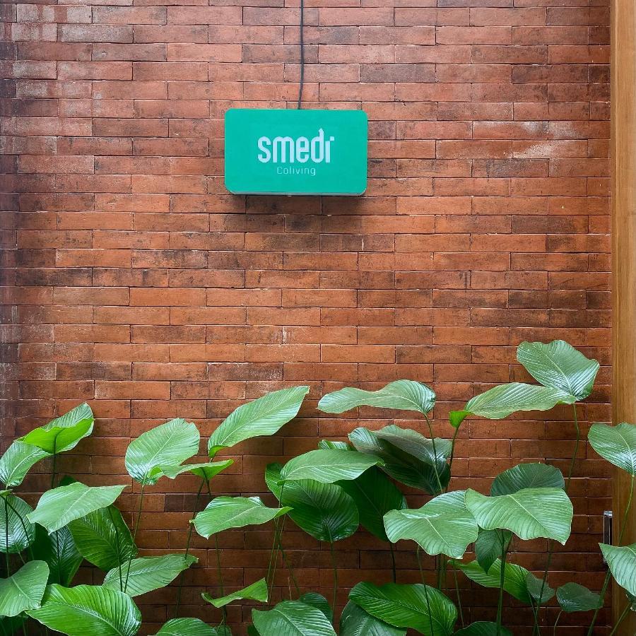 Smedi Coliving Hotel Джокякарта Екстериор снимка